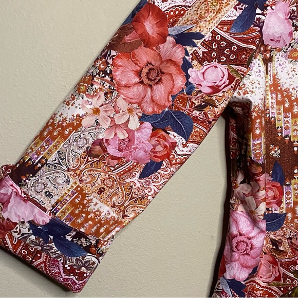 Chico’s No-Iron Tapestry Blouse Women Size 12 Pink Blue Floral Paisley Office - Picture 2 of 8
